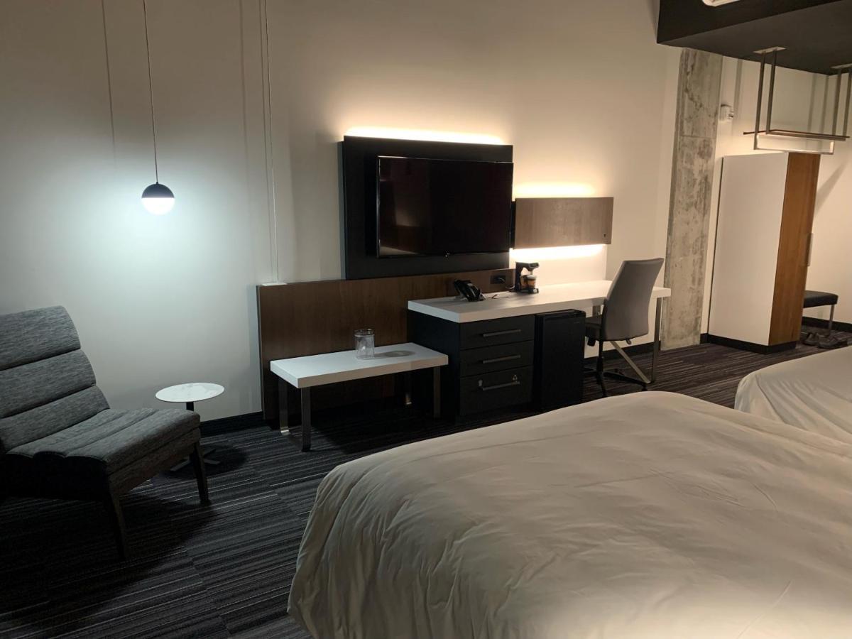 Grand Hotel Times Blainville-Mirabel Экстерьер фото