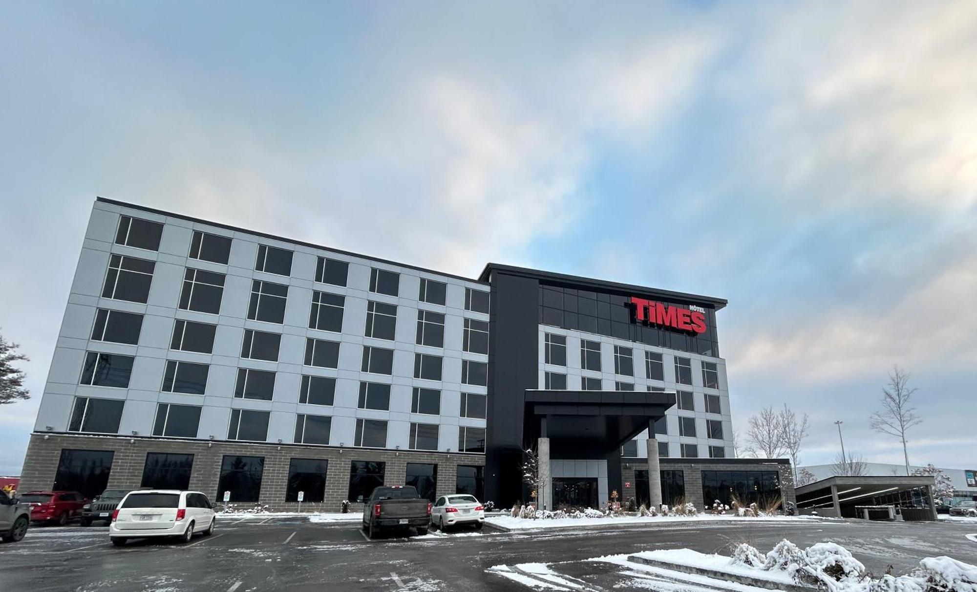 Grand Hotel Times Blainville-Mirabel Экстерьер фото