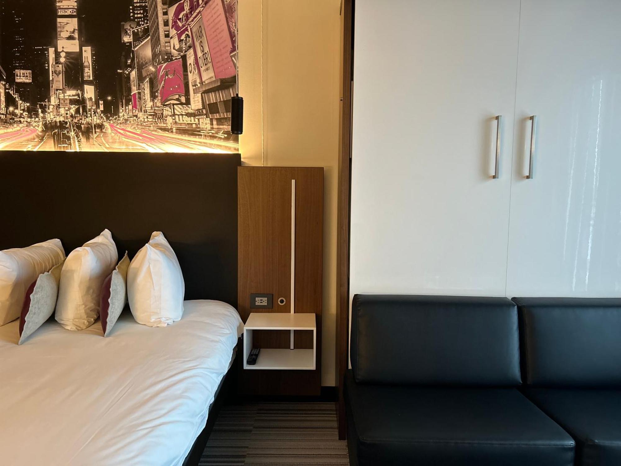 Grand Hotel Times Blainville-Mirabel Экстерьер фото